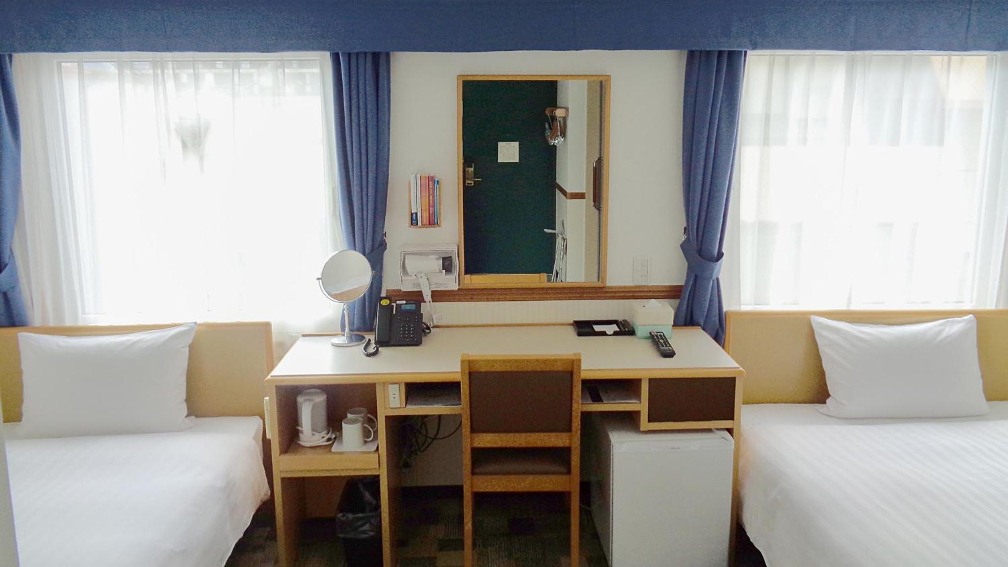 Toyoko Inn Okayama Eki Nishi Guchi Hiroba Exterior foto